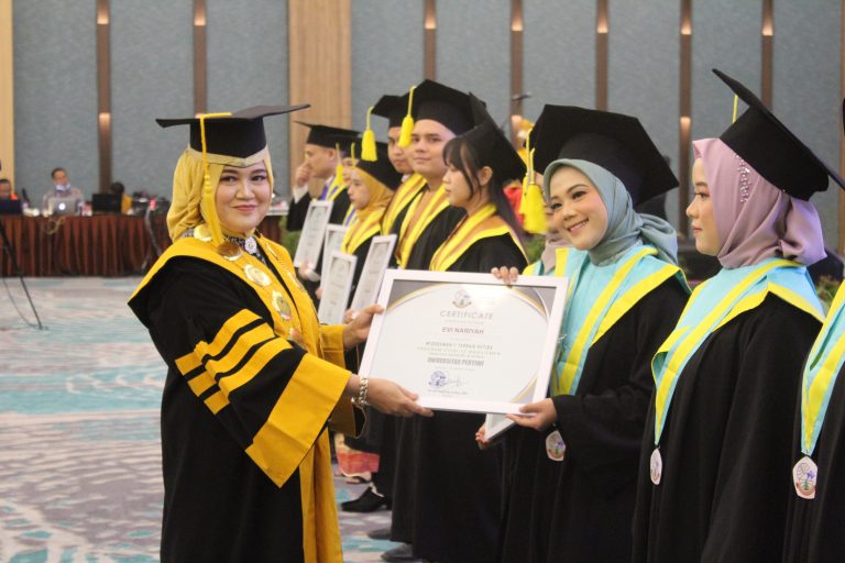 Yudisium Tahun Lulusan 2022-2 dan 2023-1 Fakultas Pariwisata dan Bahasa