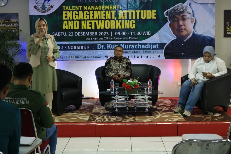 Seminar Wajib: Engagement, Attitude, and Networking