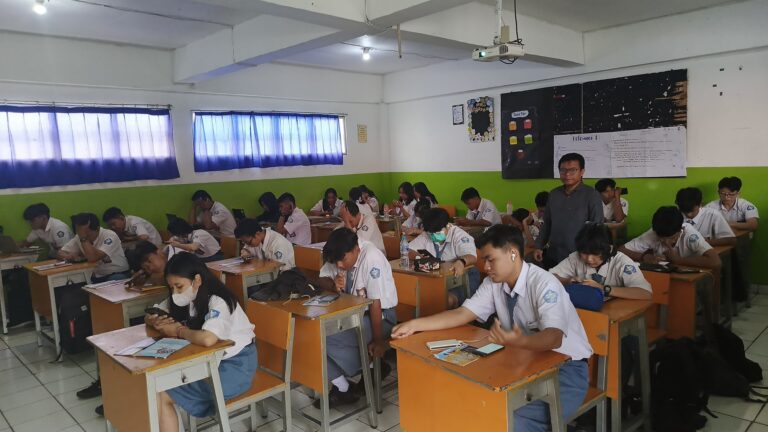 Prestasi Gemilang: Siswa SMA dan SMK Santa Maria Monica Raih Skor TOEFL Prediction di Atas 550